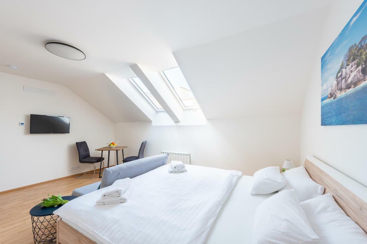 Ferdinand Apartment Prague Ngoại thất bức ảnh